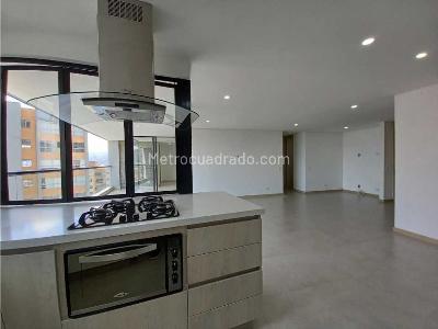 Apartamento de 3 alcobas en venta en Loma De Las Brujas, Envigado, 147 m² · foto 3 de 20