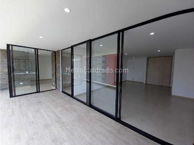 Apartamento de 3 alcobas en venta en Loma De Las Brujas, Envigado, 147 m² · foto 8 de 20