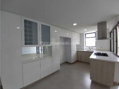 Apartamento de 3 alcobas en venta en Loma De Las Brujas, Envigado, 147 m² · foto 10 de 20