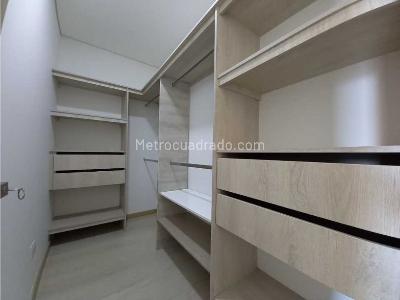 Apartamento de 3 alcobas en venta en Loma De Las Brujas, Envigado, 147 m² · foto 14 de 20