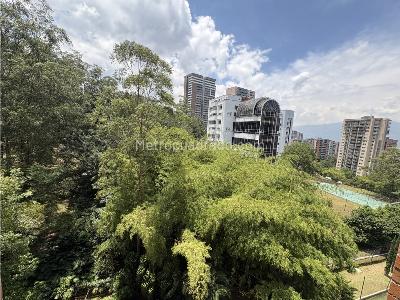 Apartamento de 1 alcoba en venta en El Tesoro, Medellín, 137 m² · foto 10 de 10