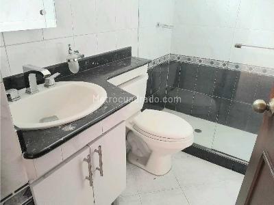Casa de 4 alcobas en venta en Altos Del Poblado, Medellín, 332 m² · foto 17 de 20