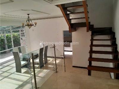 Casa de 4 alcobas en venta en Altos Del Poblado, Medellín, 332 m² · foto 3 de 20