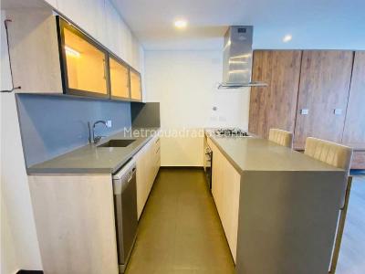 Apartamento de 2 alcobas en arriendo en Altos Del Poblado, Medellín, 81 m² · foto 2 de 20