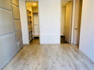 Apartamento de 2 alcobas en arriendo en Altos Del Poblado, Medellín, 81 m² · foto 9 de 20