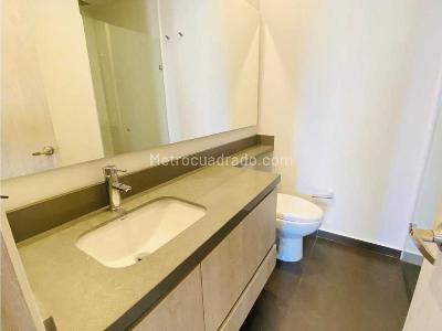 Apartamento de 2 alcobas en arriendo en Altos Del Poblado, Medellín, 81 m² · foto 11 de 20