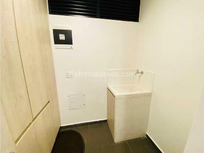 Apartamento de 2 alcobas en arriendo en Altos Del Poblado, Medellín, 81 m² · foto 12 de 20