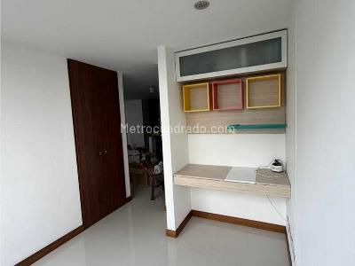 Apartamento de 2 alcobas en arriendo en Loma Del Indio, Medellín, 76 m² · foto 2 de 12