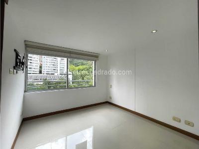 Apartamento de 2 alcobas en arriendo en Loma Del Indio, Medellín, 76 m² · foto 4 de 12