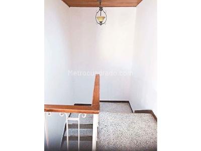 Casa de 5 alcobas en venta en Normandia Primer Sector, Bogotá, 400 m² · foto 9 de 16