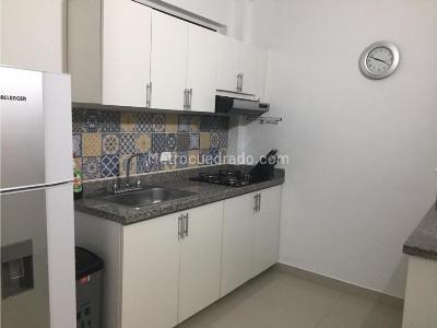 Casa de 3 alcobas en venta en Barzalosa, Girardot, 182 m² · foto 3 de 10
