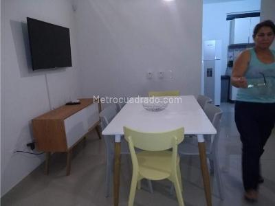 Casa de 3 alcobas en venta en Barzalosa, Girardot, 182 m² · foto 6 de 10