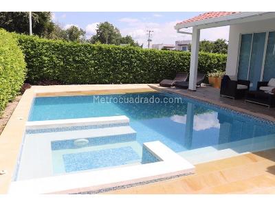 Casa de 3 alcobas en venta en Barzalosa, Girardot, 182 m² · foto 10 de 10