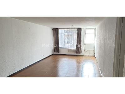 Casa de 5 alcobas en venta en El Tejar, Bogotá, 350 m² · foto 2 de 20
