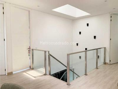Apartamento de 4 alcobas en venta en Cedritos, Bogotá, 438 m² · foto 7 de 12