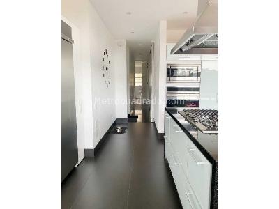 Apartamento de 4 alcobas en venta en Cedritos, Bogotá, 438 m² · foto 8 de 12
