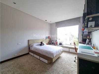 Apartamento de 3 alcobas en venta en Chico, Bogotá, 304 m² · foto 7 de 11