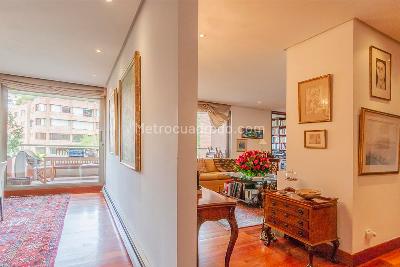 Apartamento en venta en Los Rosales, Bogotá · foto 3 de 13