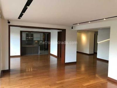Apartamento en venta en Santa Barbara Alta, Bogotá · foto 2 de 4