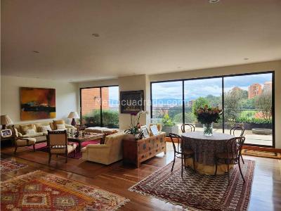 Apartamento de 4 alcobas en venta en Santa Barbara Alta, Bogotá, 500 m² · foto 2 de 10