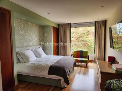 Apartamento de 4 alcobas en venta en Santa Barbara Alta, Bogotá, 500 m² · foto 8 de 10