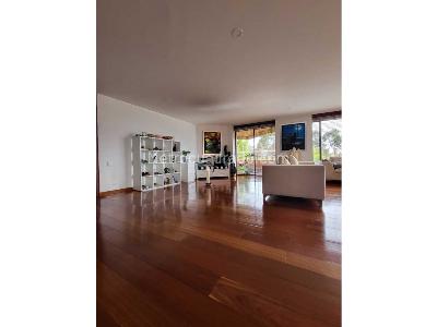 Apartamento de 3 alcobas en venta en Sierras Del Moral, Bogotá, 220 m² · foto 2 de 6