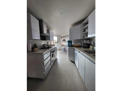 Apartamento de 3 alcobas en venta en Sierras Del Moral, Bogotá, 220 m² · foto 6 de 6
