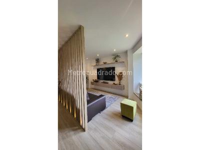 Apartamento de 3 alcobas en venta en Sierras Del Moral, Bogotá, 243 m² · foto 3 de 13