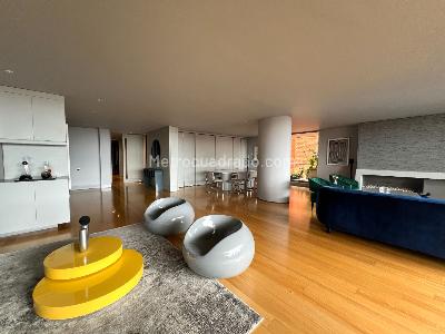Apartamento de 3 alcobas en venta en El Retiro, Bogotá, 320 m² · foto 2 de 15