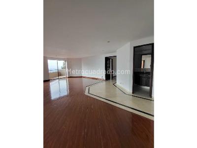Apartamento de 3 alcobas en venta en Sierras Del Moral, Bogotá, 220 m² · foto 2 de 11