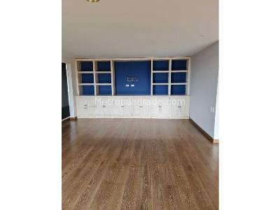 Apartamento de 3 alcobas en venta en Sierras Del Moral, Bogotá, 220 m² · foto 3 de 6