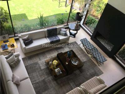 Casa de 4 alcobas en venta en San Jose De Bavaria, Bogotá, 480 m² · foto 2 de 8