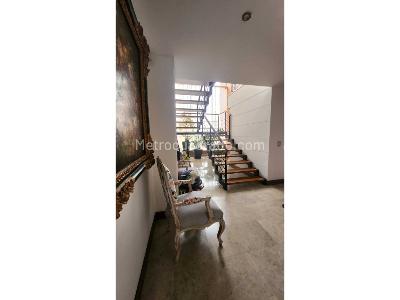 Apartamento de 3 alcobas en venta en Santa Barbara Alta, Bogotá, 220 m² · foto 6 de 11