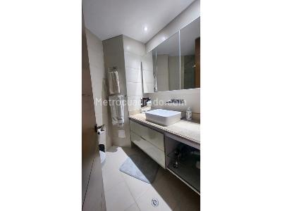 Apartamento de 3 alcobas en venta en Santa Barbara Alta, Bogotá, 220 m² · foto 9 de 11