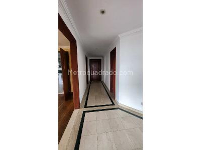 Apartamento de 3 alcobas en venta en Sierras Del Moral, Bogotá, 230 m² · foto 5 de 11