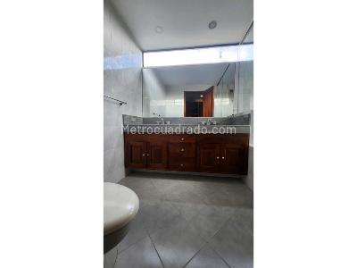 Apartamento de 3 alcobas en venta en Sierras Del Moral, Bogotá, 230 m² · foto 6 de 11