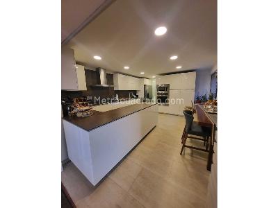 Apartamento de 3 alcobas en venta en Sierras Del Moral, Bogotá, 256 m² · foto 7 de 8