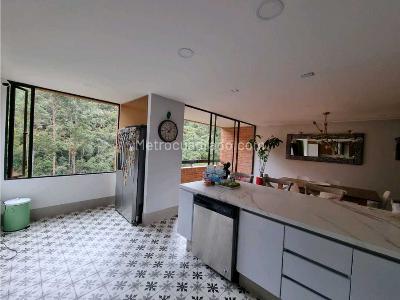 Apartamento de 3 alcobas en venta en Sierras Del Moral, Bogotá, 191 m² · foto 1 de 6