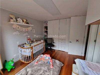 Apartamento de 3 alcobas en venta en Sierras Del Moral, Bogotá, 191 m² · foto 5 de 6