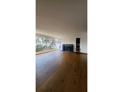 Apartamento de 3 alcobas en venta en Montearroyo, Bogotá, 233 m² · foto 2 de 17