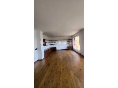 Apartamento de 3 alcobas en venta en Montearroyo, Bogotá, 233 m² · foto 3 de 17