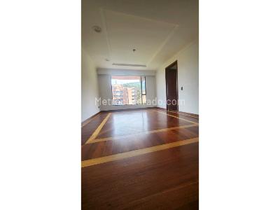 Apartamento de 3 alcobas en venta en Montearroyo, Bogotá, 233 m² · foto 4 de 17