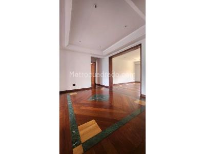 Apartamento de 3 alcobas en venta en Montearroyo, Bogotá, 233 m² · foto 5 de 17