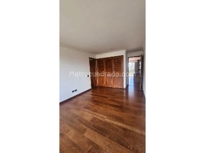 Apartamento de 3 alcobas en venta en Montearroyo, Bogotá, 233 m² · foto 11 de 17