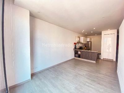Apartamento de 1 alcoba en arriendo en Chico Navarra, Bogotá, 50 m² · foto 3 de 9