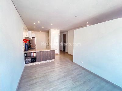 Apartamento de 1 alcoba en arriendo en Chico Navarra, Bogotá, 50 m² · foto 4 de 9