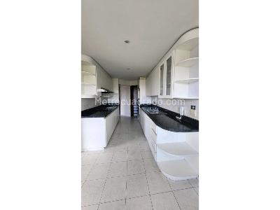 Apartamento de 3 alcobas en venta en Montearroyo, Bogotá, 252 m² · foto 6 de 15
