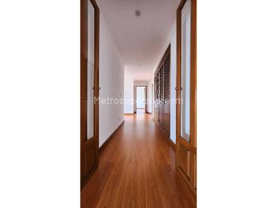 Apartamento de 3 alcobas en venta en Montearroyo, Bogotá, 252 m² · foto 8 de 15