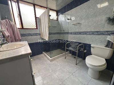 Casa de 5 alcobas en venta en El Greco, Bogotá, 350 m² · foto 10 de 20