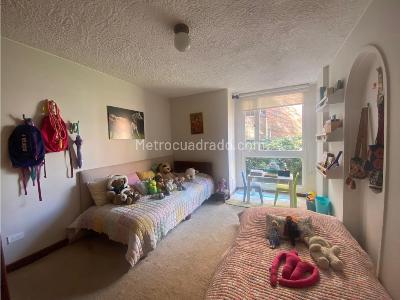 Apartamento de 5 alcobas en venta en Los Rosales, Bogotá, 345 m² · foto 13 de 17